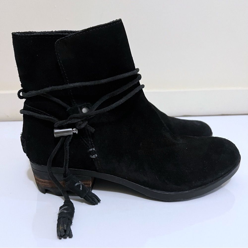 Sorel Farah Black Suede Leather Ankle Boots Tie Tassel Booties Women’s SZ 7